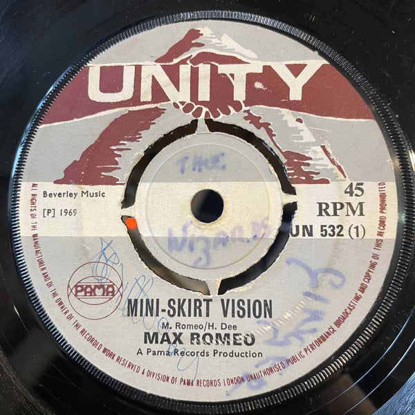 MAX ROMEO [Mini Skirt Vision / Far Far Away]