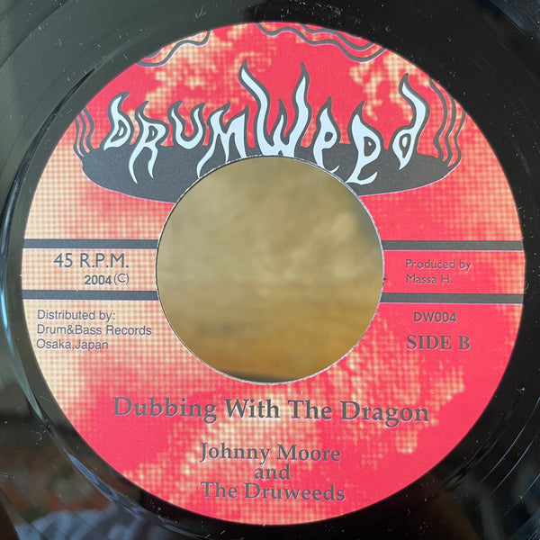 JOHNNY MOORE WITH RUV BYTES / THE DRUWEEDS [Skanking With The Dragon / Dubbing With The Dragon]