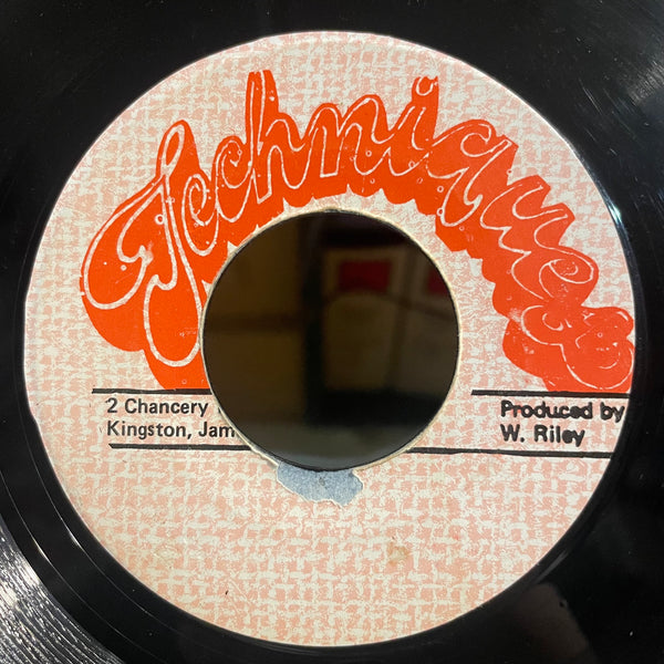 COURTNEY MELODY [Bad Boy]