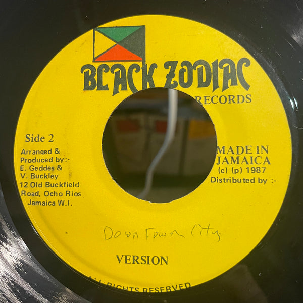 THRILLER U [Her Love]