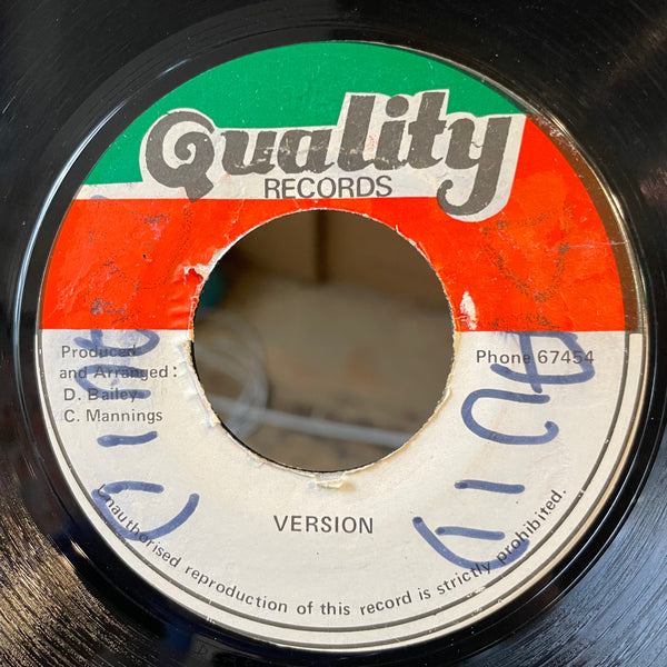 CARLTON AND THE SHOES [Give Me Little More]