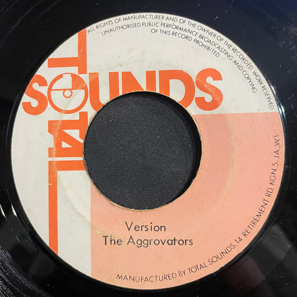 JOHNNY CLARKE [I Saw Mummy Kissing Santa Claus]