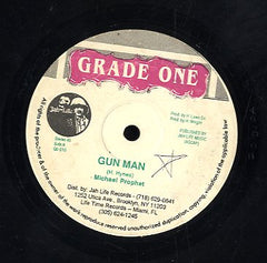 MICHAEL PROPHET / SHOAMARI & WAYNE JARRETT  [Gun Man / Me A Youth Man]